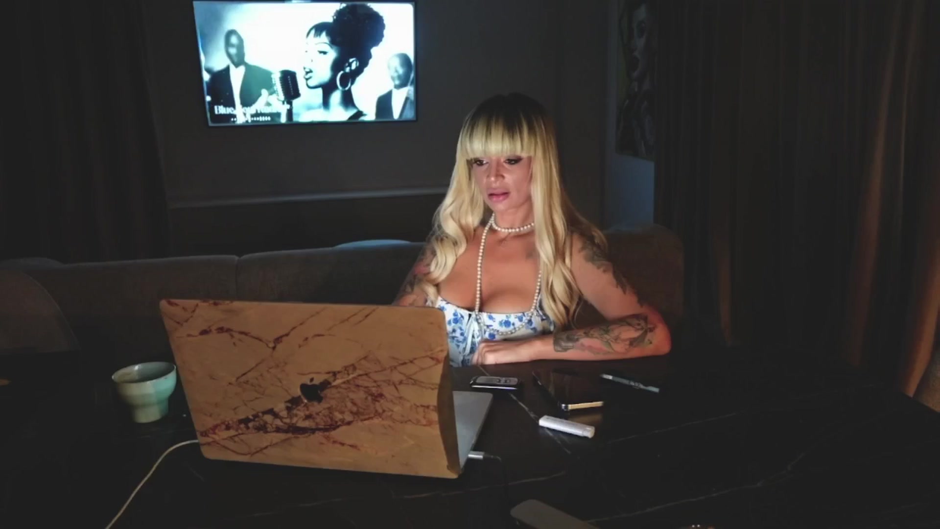 Gallery image thumbnail from BOO_D's myfreecams stream on, 08/20/2025, 24:02 image 6 of 20
