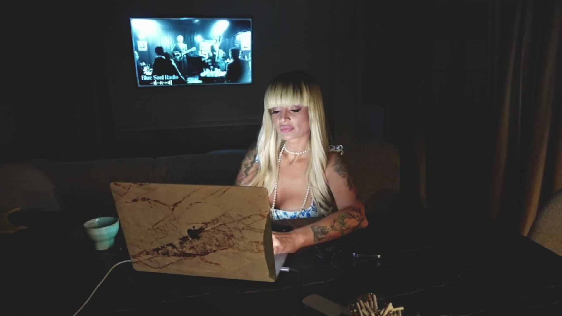 Gallery image thumbnail from BOO_D's myfreecams stream on, 08/20/2025, 24:26 image 19 of 20