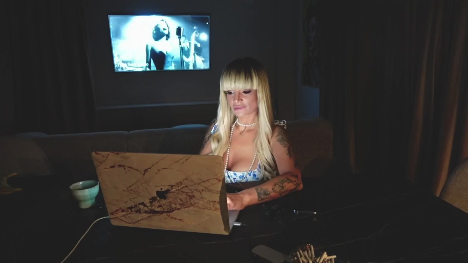 Gallery image thumbnail from BOO_D's myfreecams stream on, 08/20/2025, 24:26 image 18 of 20