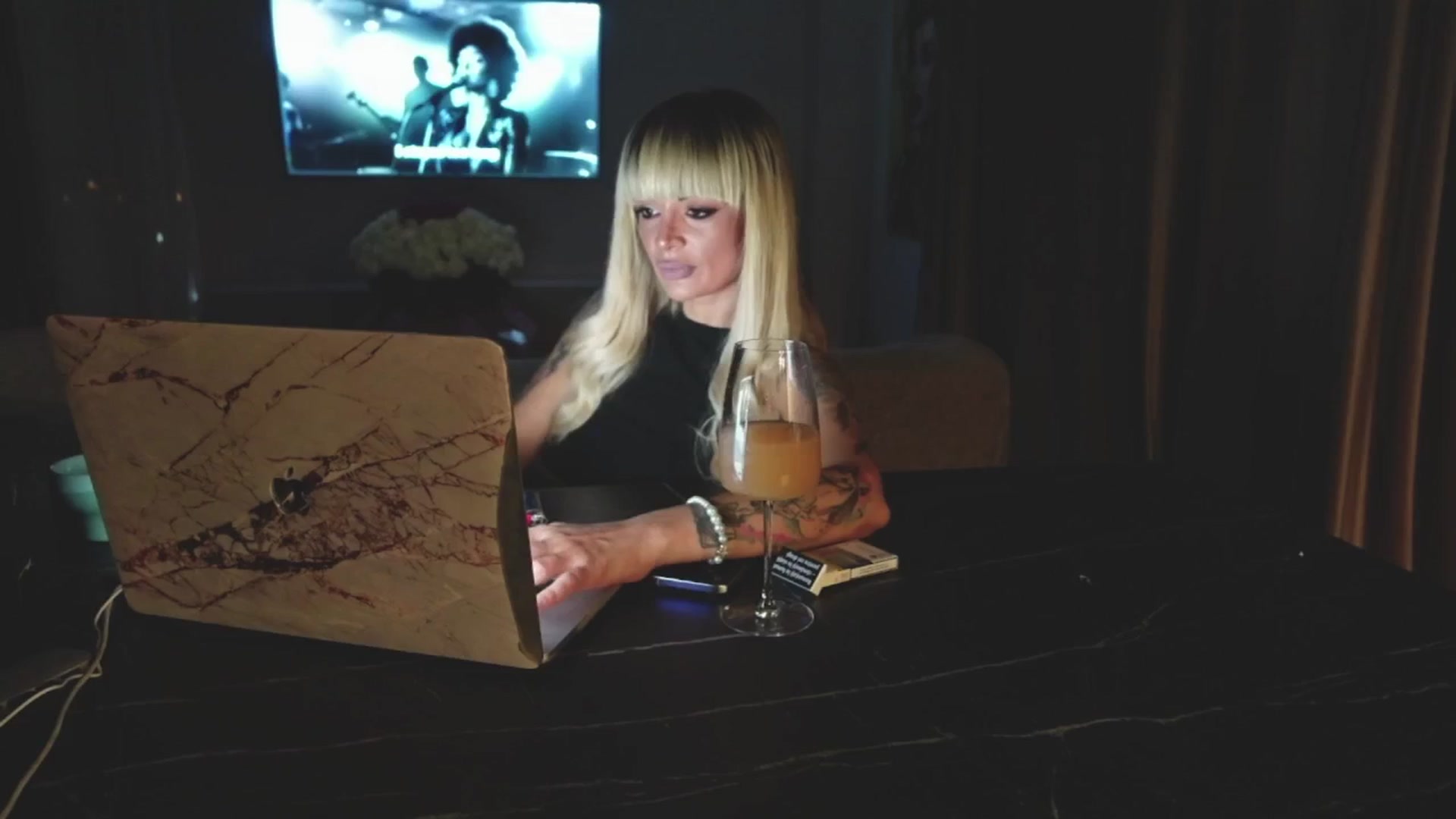 Gallery image thumbnail from BOO_D's myfreecams stream on, 08/31/2025, 20:54 image 2 of 20