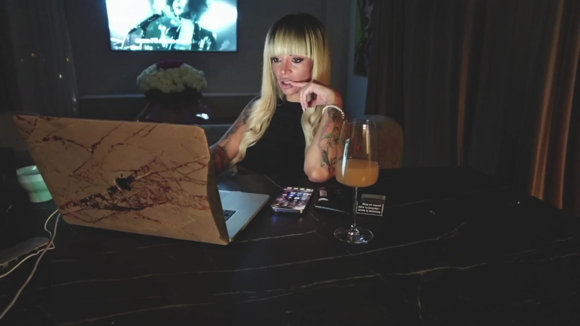Gallery image thumbnail from BOO_D's myfreecams stream on, 08/31/2025, 20:54 image 19 of 20