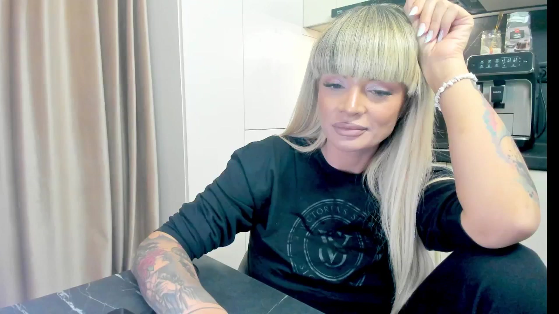 Gallery image thumbnail from BOO_D's myfreecams stream on, 10/21/2025, 20:27 image 2 of 20