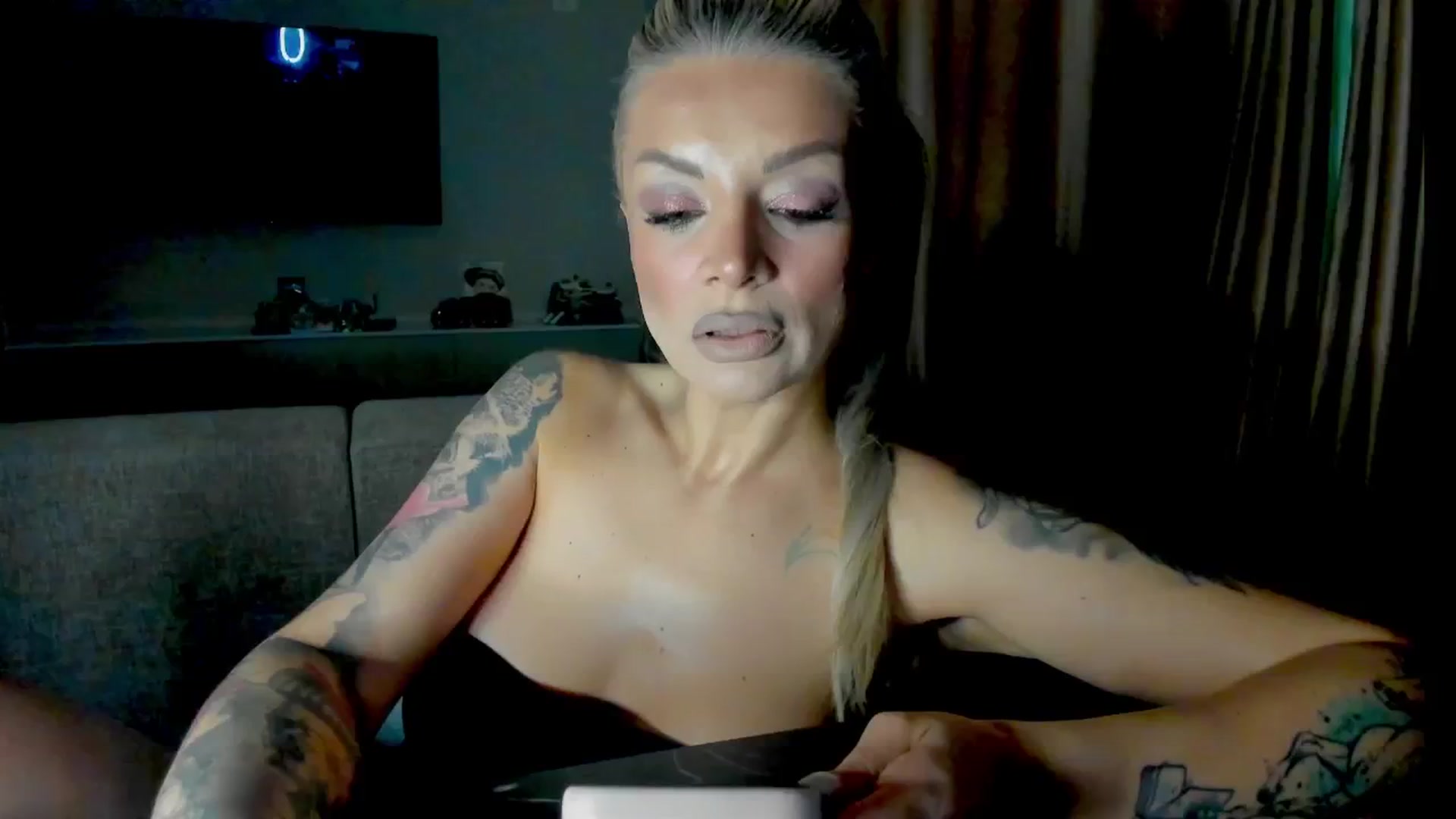 Gallery image thumbnail from BOO_D's myfreecams stream on, 01/04/2026, 16:28 image 14 of 20