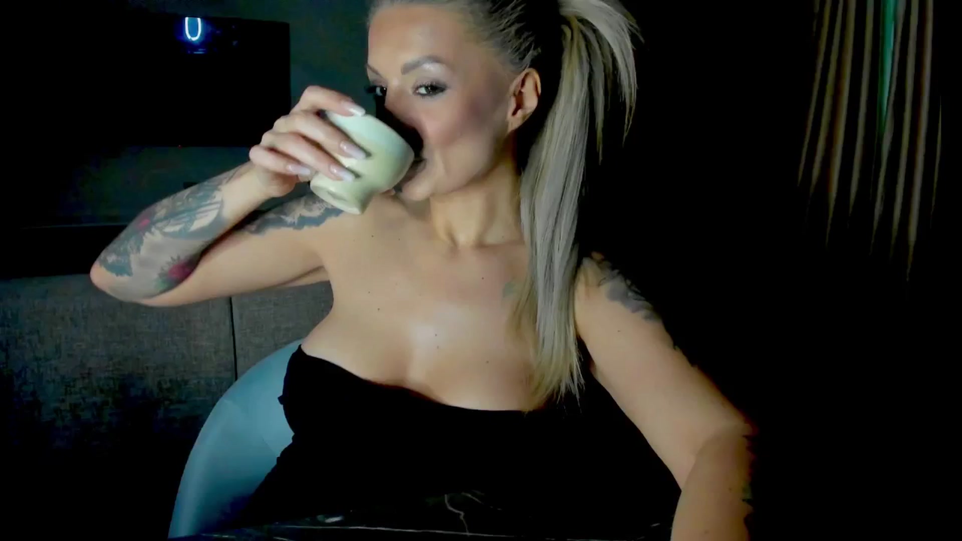 Gallery image thumbnail from BOO_D's myfreecams stream on, 01/04/2026, 16:28 image 8 of 20