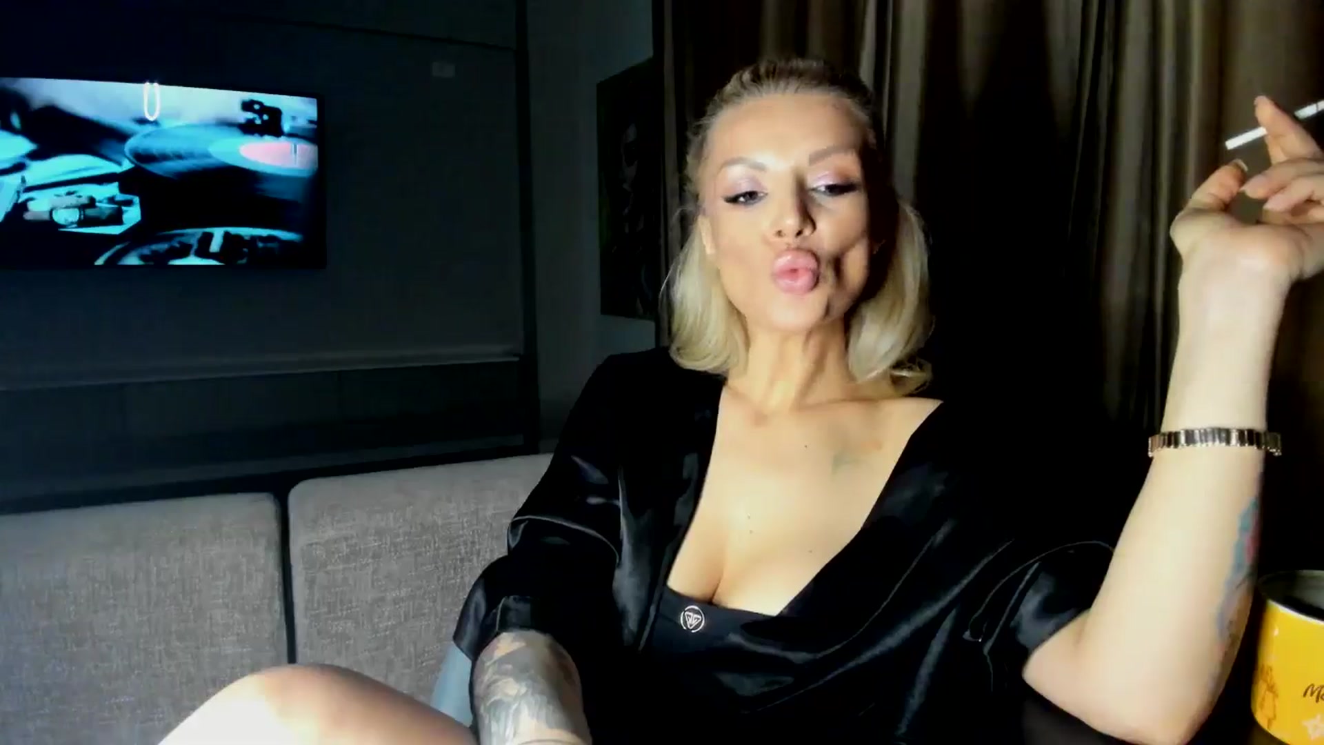 Gallery image thumbnail from BOO_D's myfreecams stream on, 02/03/2026, 21:59 image 5 of 20