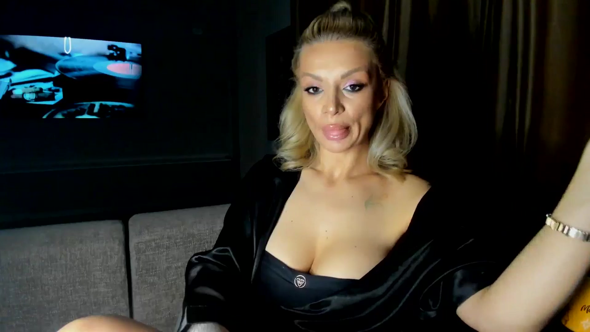 Gallery image thumbnail from BOO_D's myfreecams stream on, 02/03/2026, 21:59 image 19 of 20