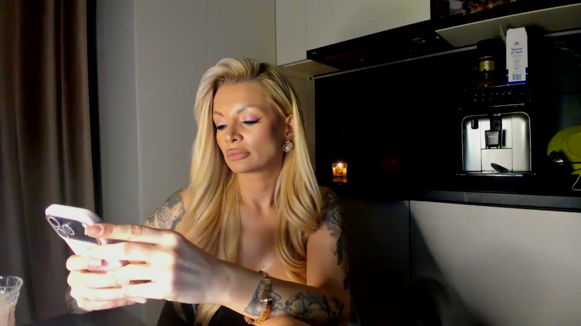 Gallery image thumbnail from BOO_D's myfreecams stream on, 02/06/2026, 21:36 image 5 of 20