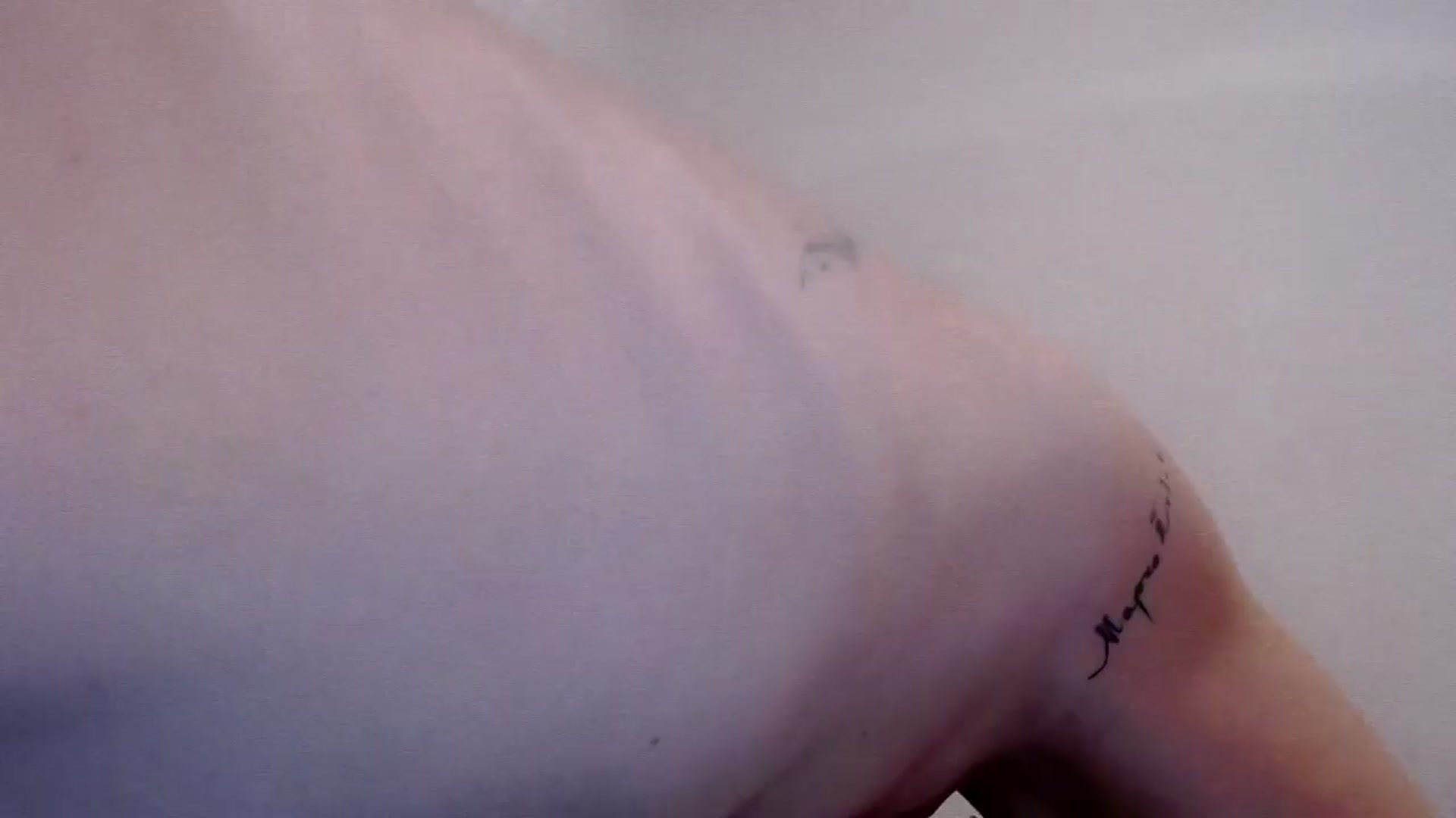 Gallery image thumbnail from B_A_B_Y's myfreecams stream on, 04/04/2024, 21:23 image 11 of 20