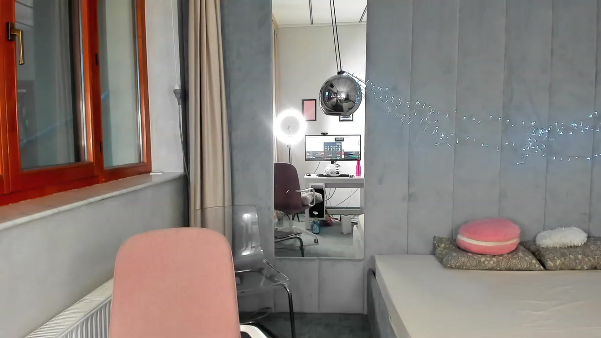 Gallery image thumbnail from B_Boo's myfreecams stream on, 01/15/2023, 15:24 image 17 of 20