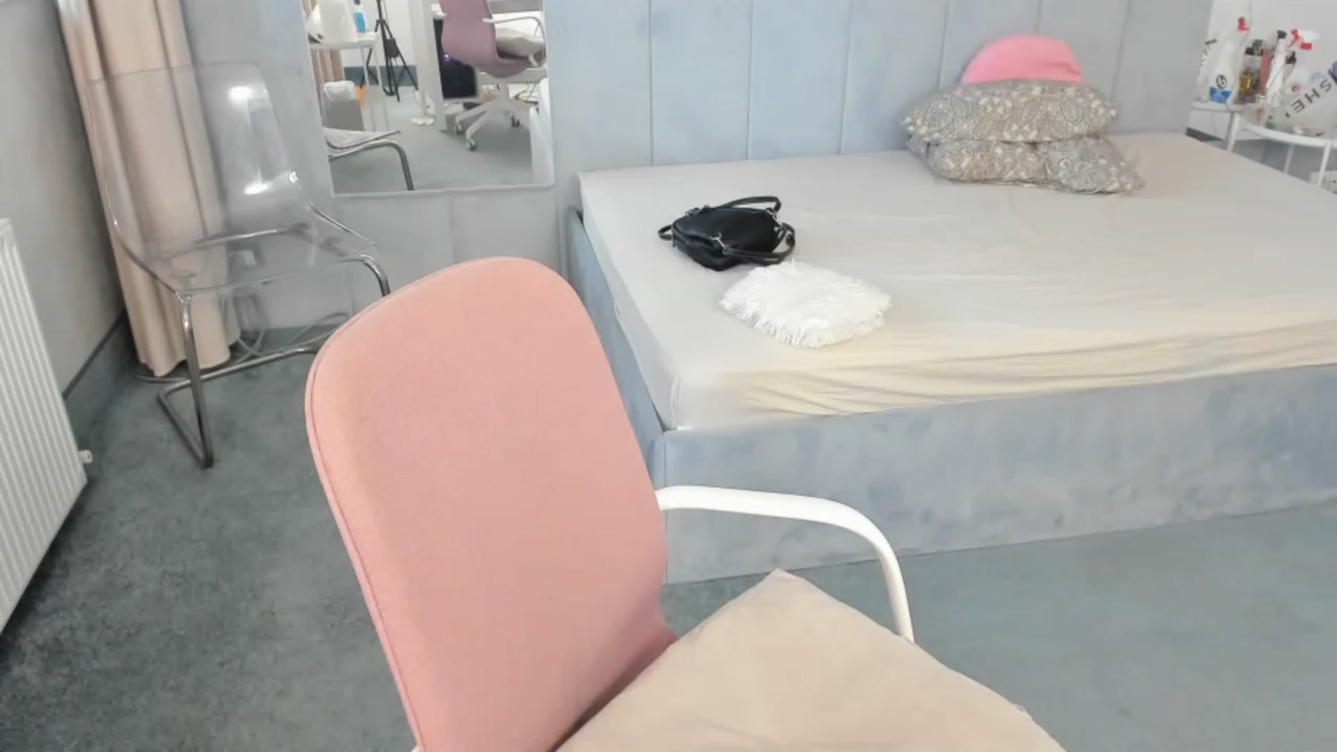 Gallery image thumbnail from B_Boo's myfreecams stream on, 01/25/2023, 12:37 image 17 of 20
