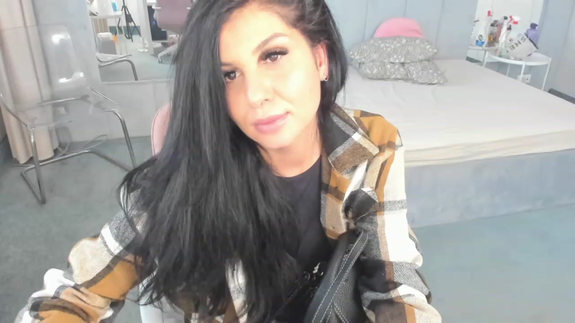 Gallery image thumbnail from B_Boo's myfreecams stream on, 01/25/2023, 12:37 image 19 of 20