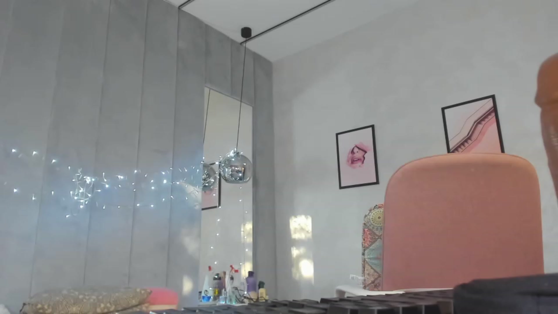 Gallery image thumbnail from B_Boo's myfreecams stream on, 02/03/2023, 14:31 image 14 of 20