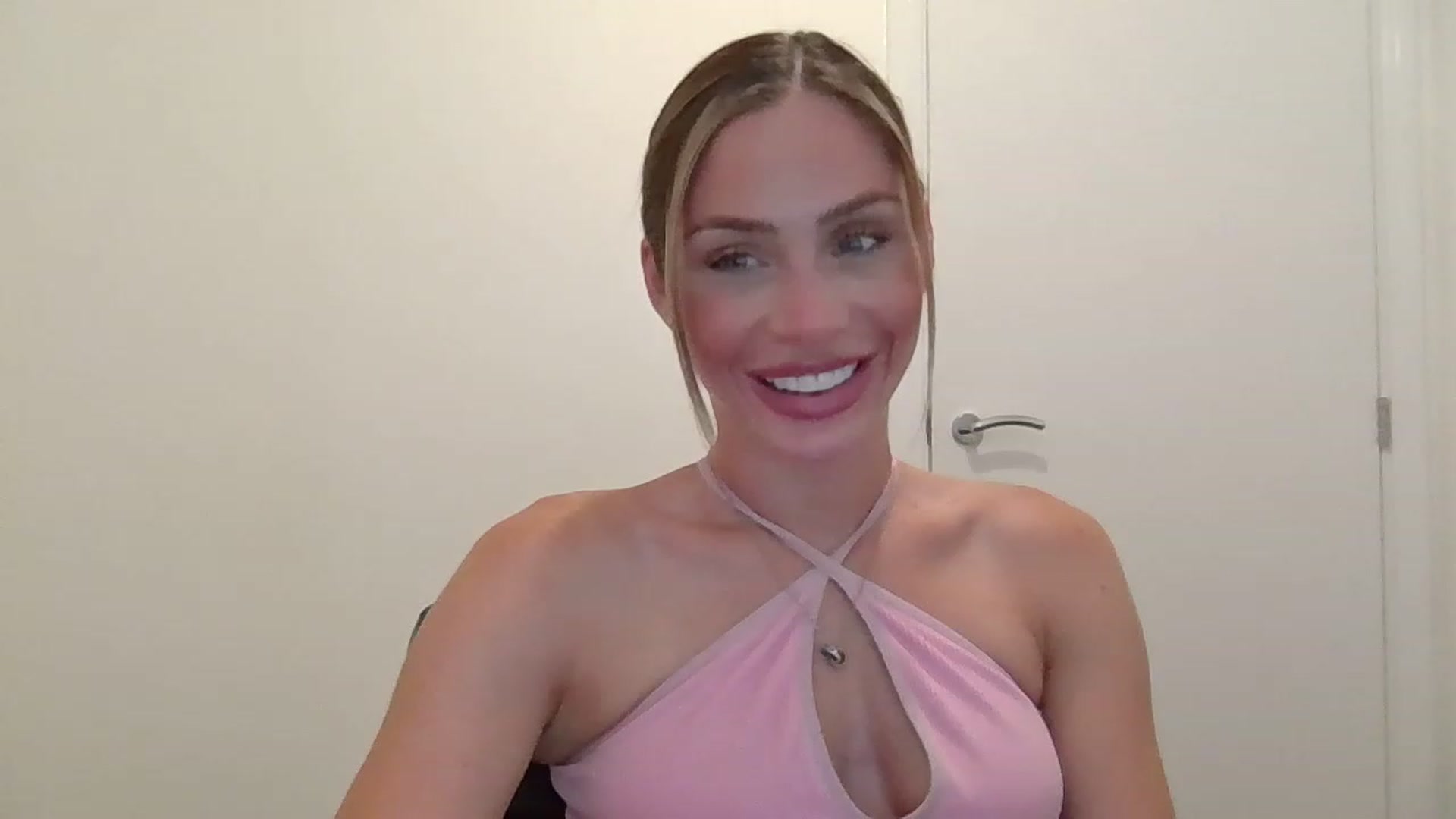 Gallery image thumbnail from B_Rhoades's myfreecams stream on, 06/14/2023, 12:37 image 1 of 20