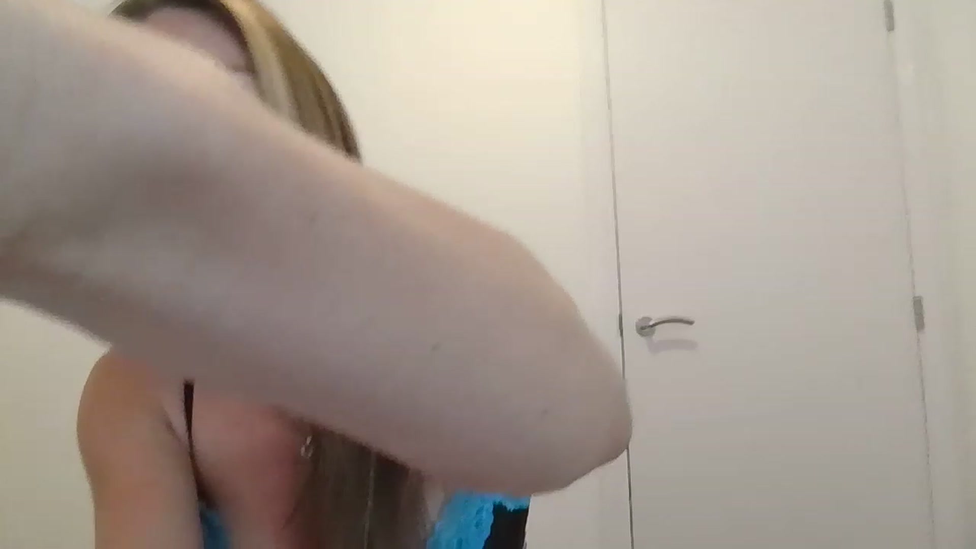 Gallery image thumbnail from B_Rhoades's myfreecams stream on, 06/20/2023, 08:23 image 7 of 20