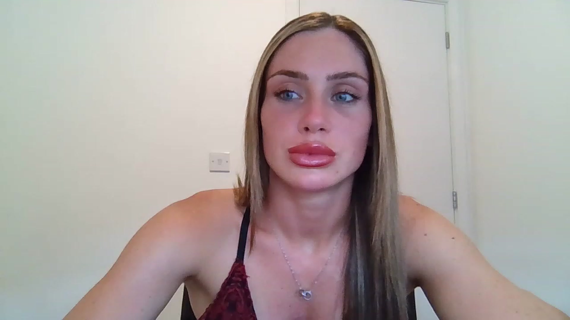 Gallery image thumbnail from B_Rhoades's myfreecams stream on, 06/21/2023, 14:26 image 2 of 20