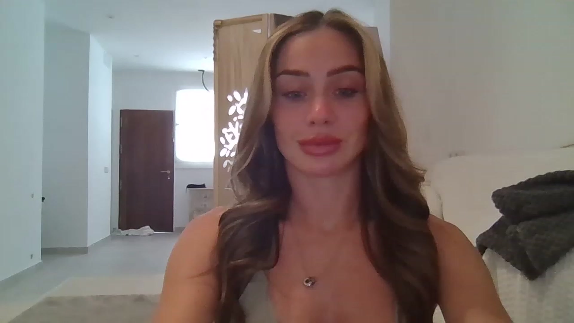 Gallery image thumbnail from B_Rhoades's myfreecams stream on, 07/10/2023, 11:17 image 13 of 20