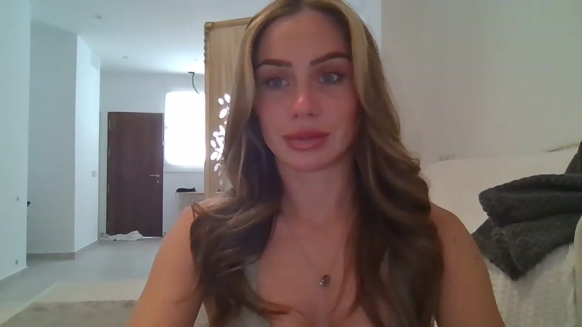 Gallery image thumbnail from B_Rhoades's myfreecams stream on, 07/10/2023, 11:17 image 16 of 20