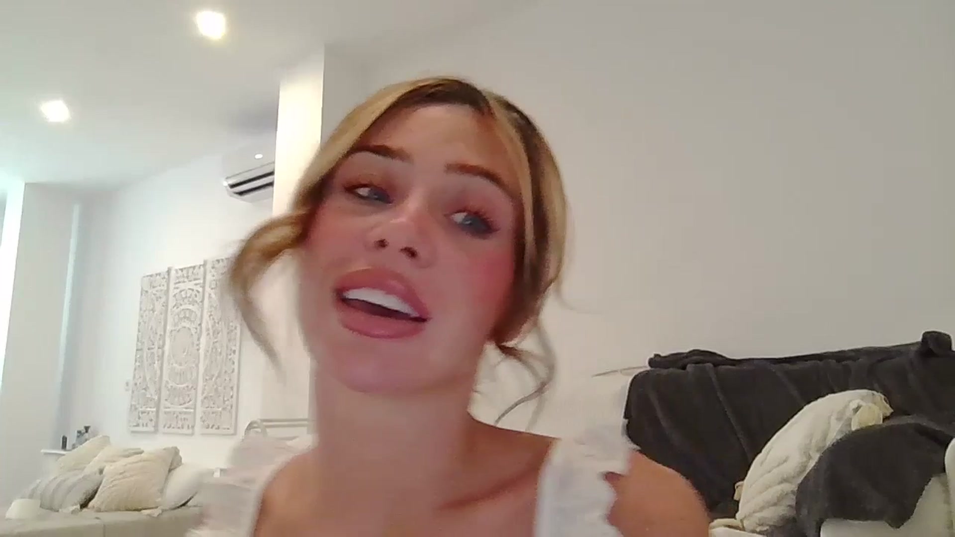 Gallery image thumbnail from B_Rhoades's myfreecams stream on, 07/12/2023, 10:11 image 17 of 20