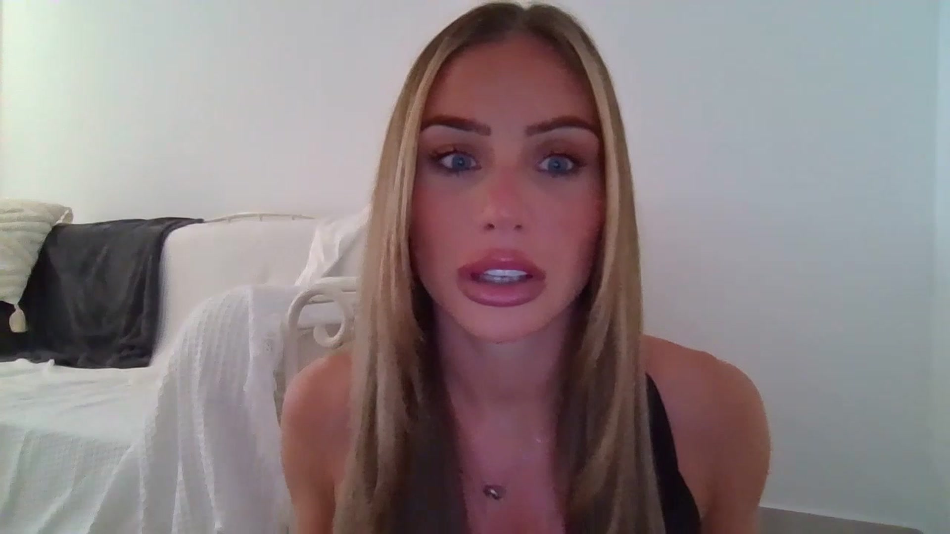 Gallery image thumbnail from B_Rhoades's myfreecams stream on, 07/14/2023, 16:25 image 17 of 20