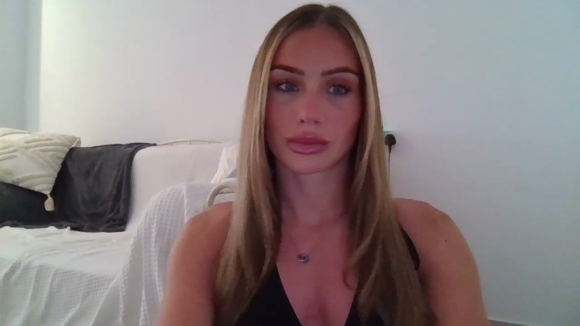 Gallery image thumbnail from B_Rhoades's myfreecams stream on, 07/14/2023, 16:25 image 7 of 20