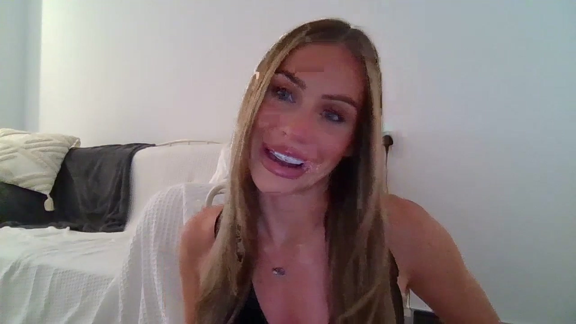 Gallery image thumbnail from B_Rhoades's myfreecams stream on, 07/14/2023, 16:25 image 8 of 20