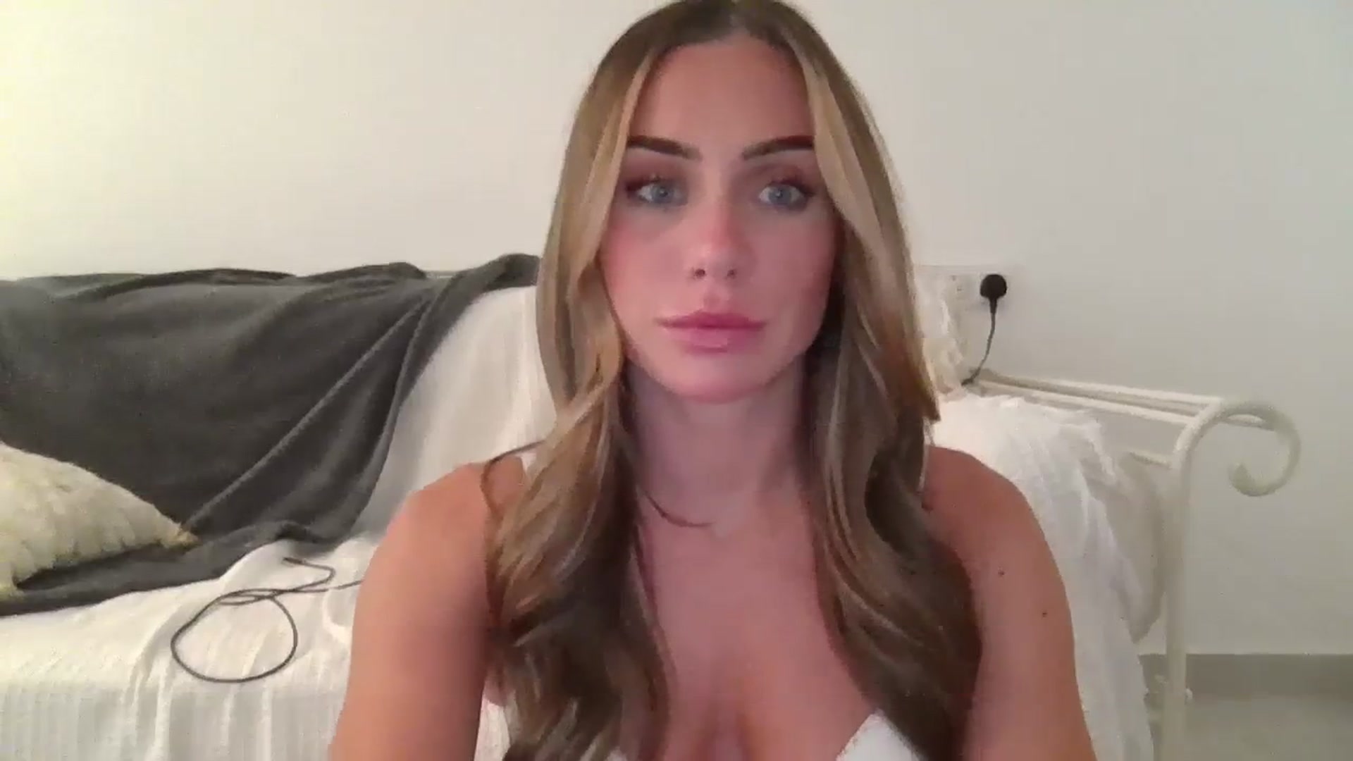 Gallery image thumbnail from B_Rhoades's myfreecams stream on, 07/26/2023, 17:34 image 6 of 20