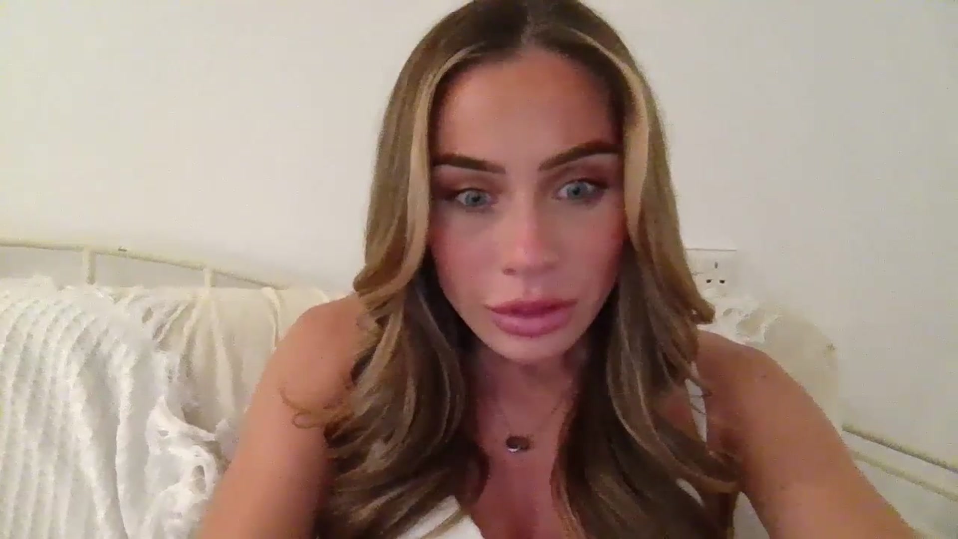 Gallery image thumbnail from B_Rhoades's myfreecams stream on, 08/04/2023, 18:56 image 3 of 20