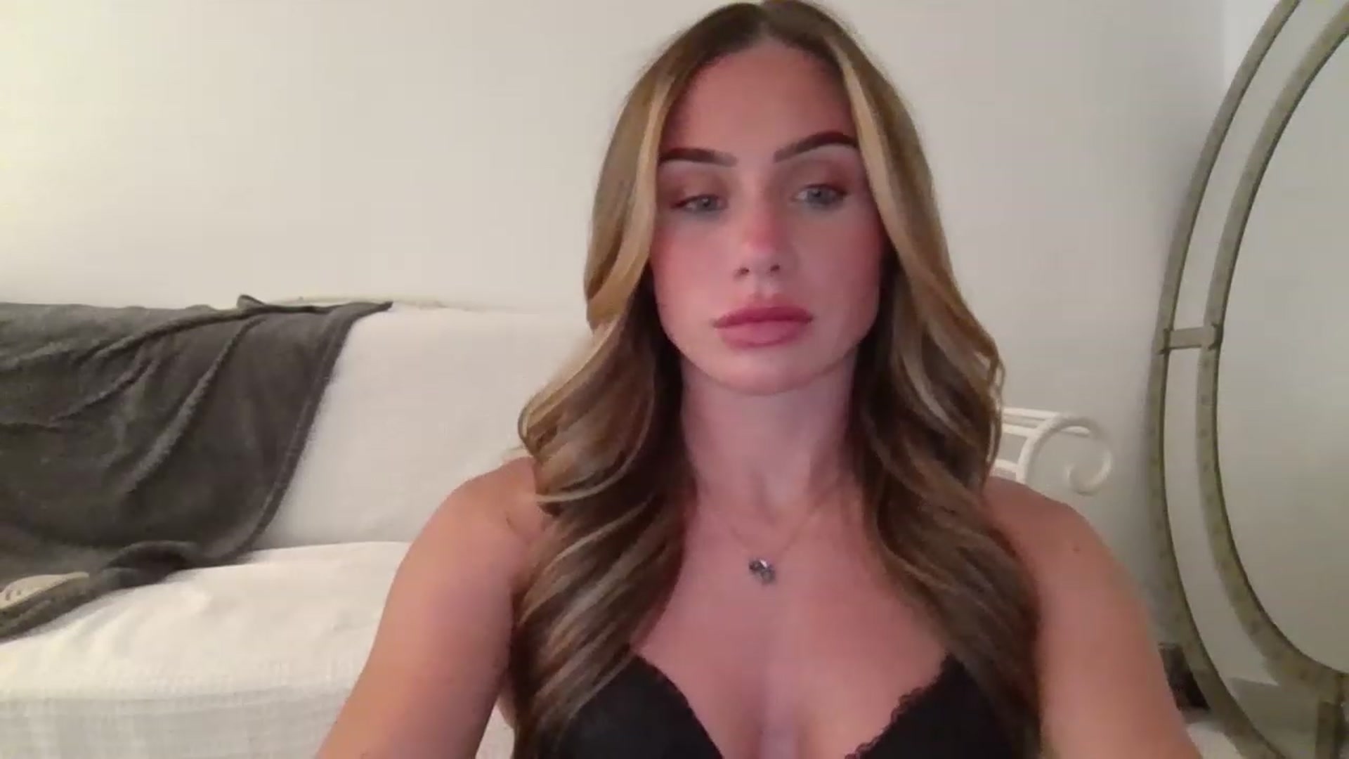 Gallery image thumbnail from B_Rhoades's myfreecams stream on, 08/15/2023, 17:31 image 13 of 20