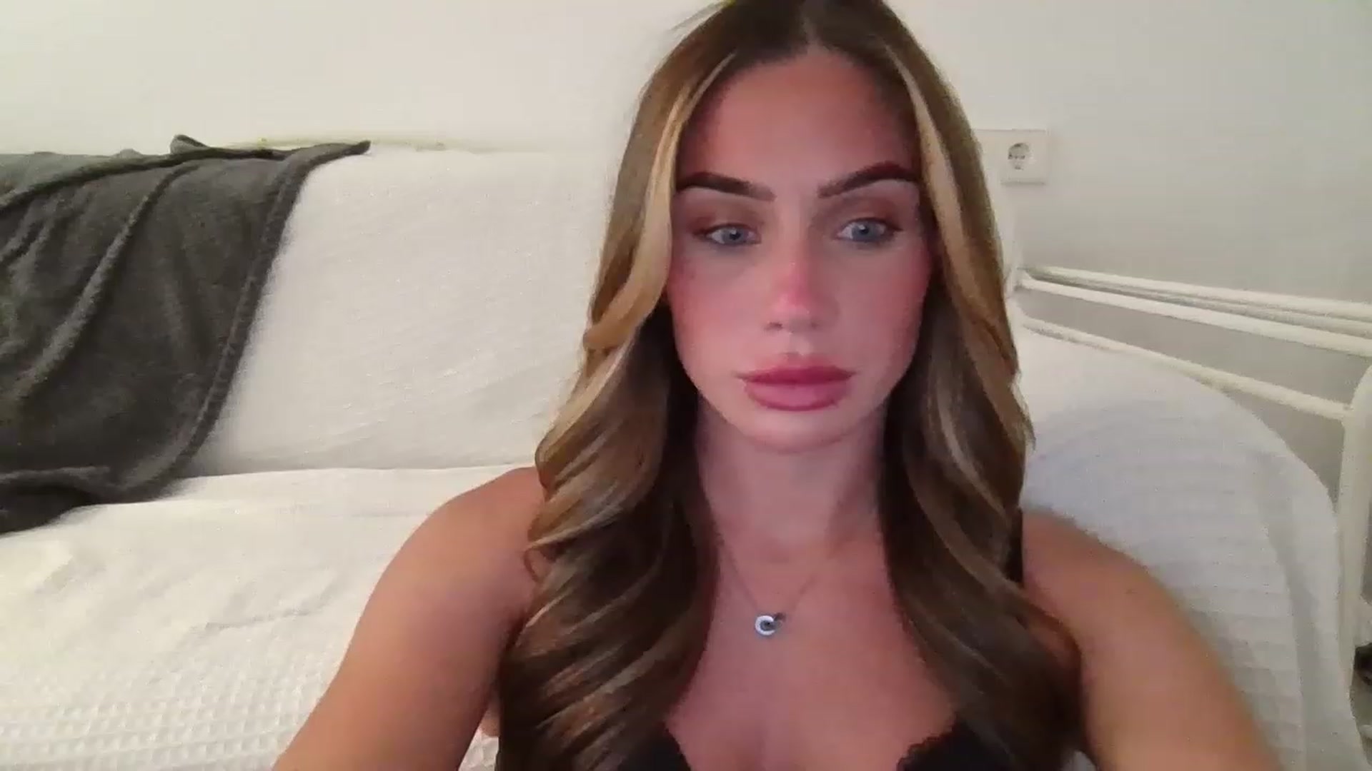 Gallery image thumbnail from B_Rhoades's myfreecams stream on, 08/15/2023, 17:31 image 5 of 20