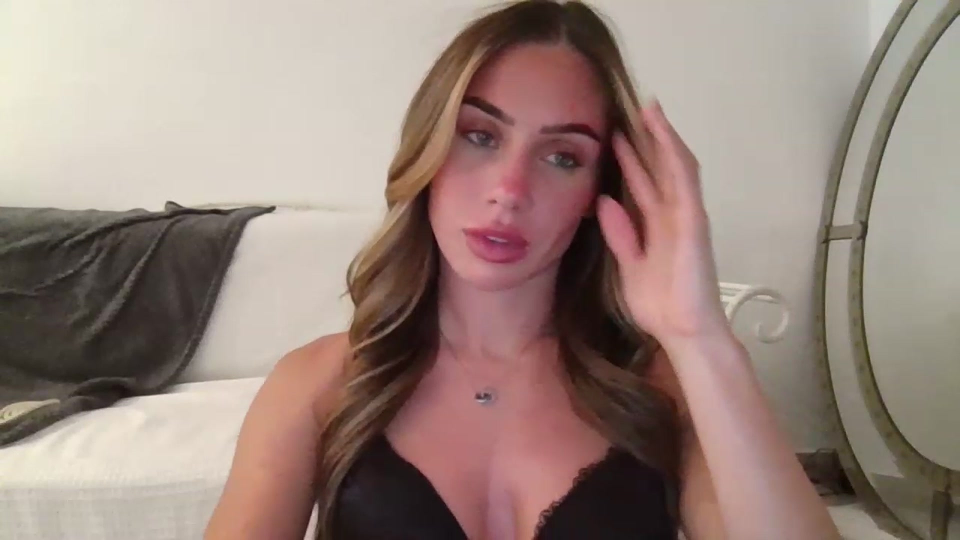 Gallery image thumbnail from B_Rhoades's myfreecams stream on, 08/15/2023, 17:31 image 9 of 20