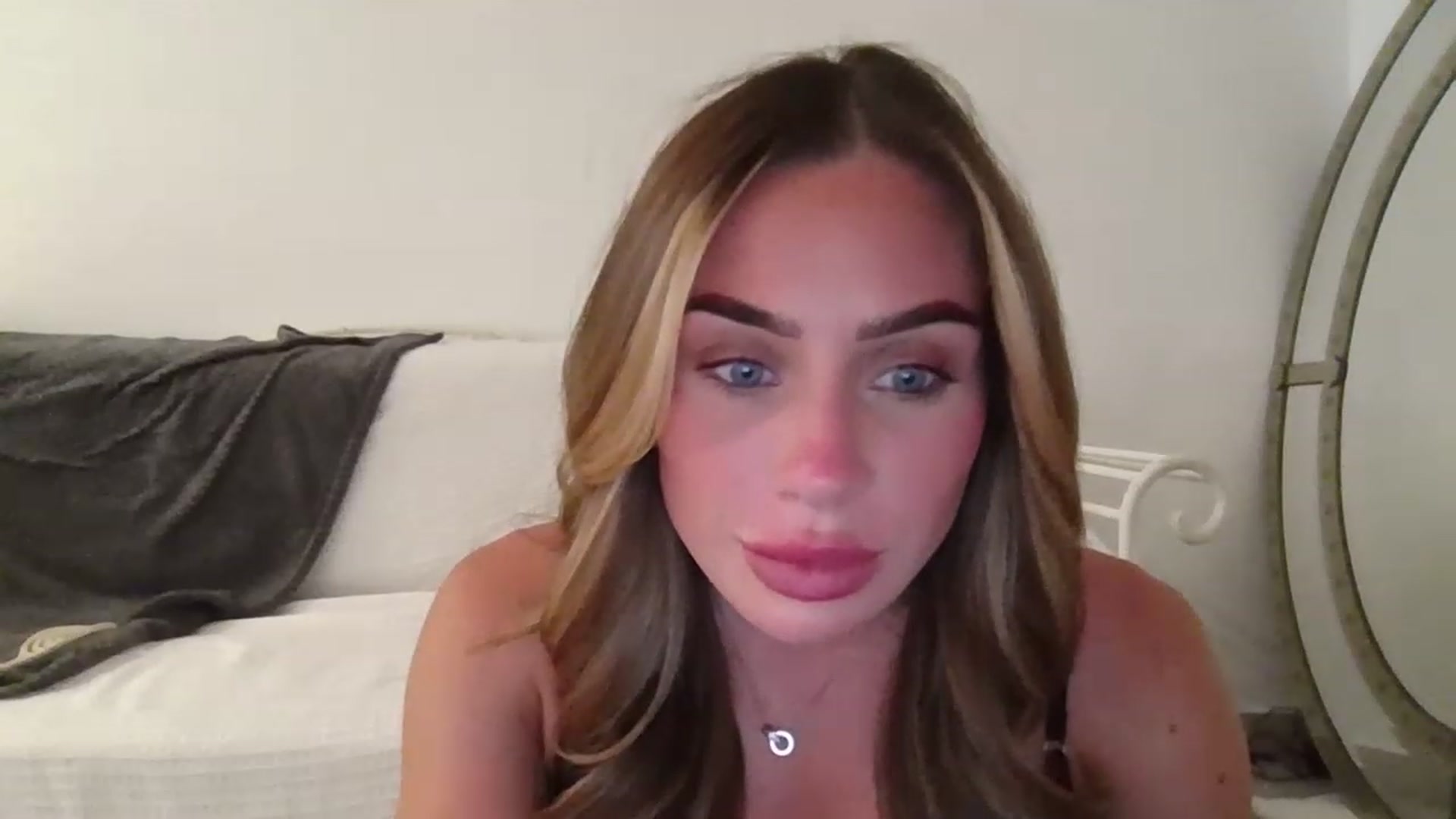Gallery image thumbnail from B_Rhoades's myfreecams stream on, 08/15/2023, 17:31 image 16 of 20