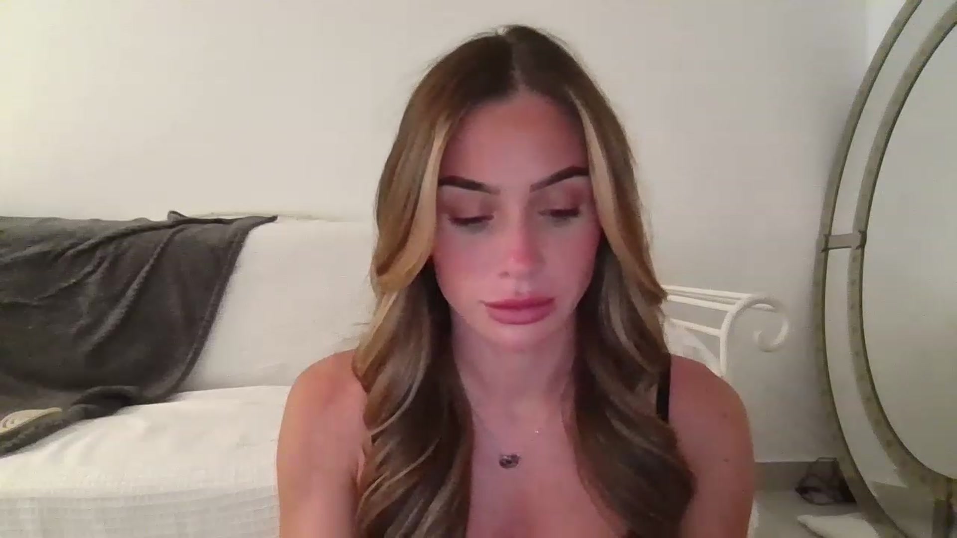 Gallery image thumbnail from B_Rhoades's myfreecams stream on, 08/15/2023, 17:31 image 10 of 20