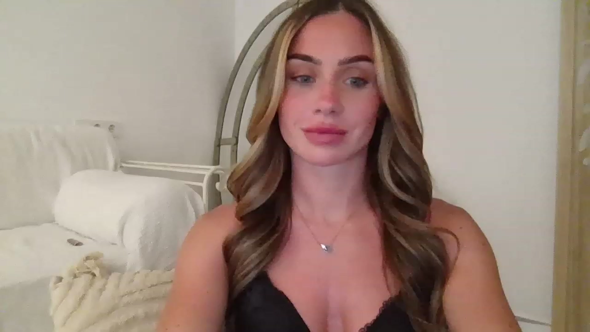 Gallery image thumbnail from B_Rhoades's myfreecams stream on, 08/15/2023, 17:54 image 1 of 20