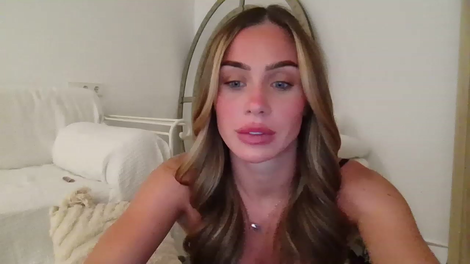 Gallery image thumbnail from B_Rhoades's myfreecams stream on, 08/15/2023, 17:54 image 5 of 20