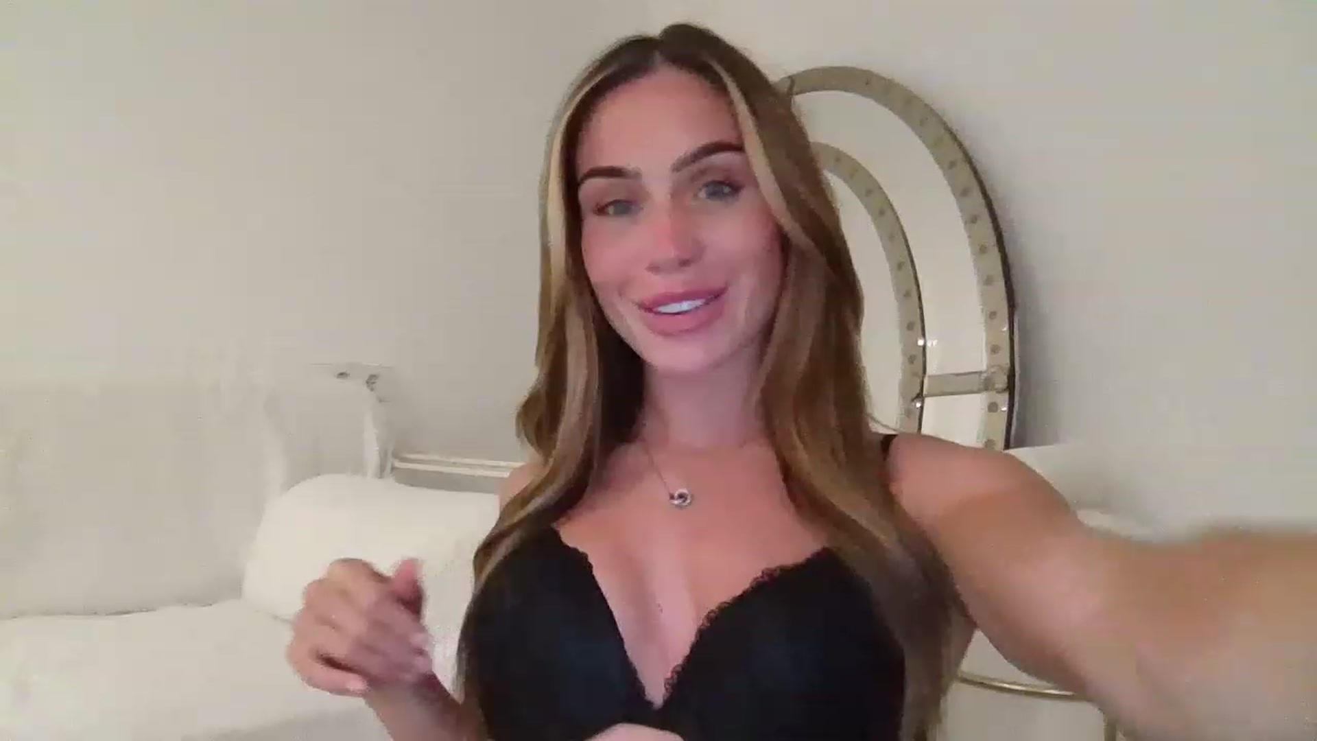 Gallery image thumbnail from B_Rhoades's myfreecams stream on, 08/15/2023, 20:17 image 13 of 20