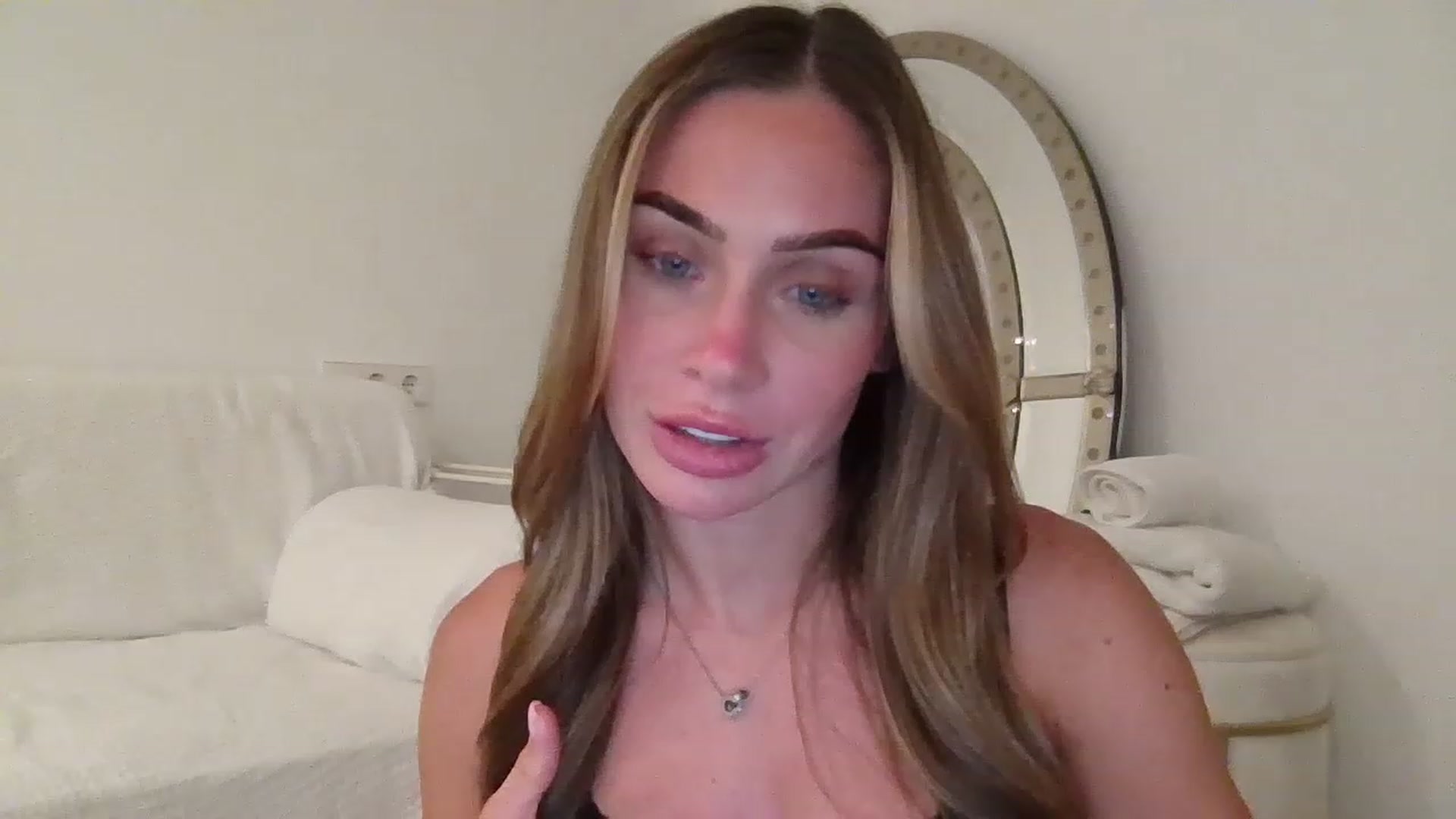 Gallery image thumbnail from B_Rhoades's myfreecams stream on, 08/15/2023, 20:17 image 17 of 20