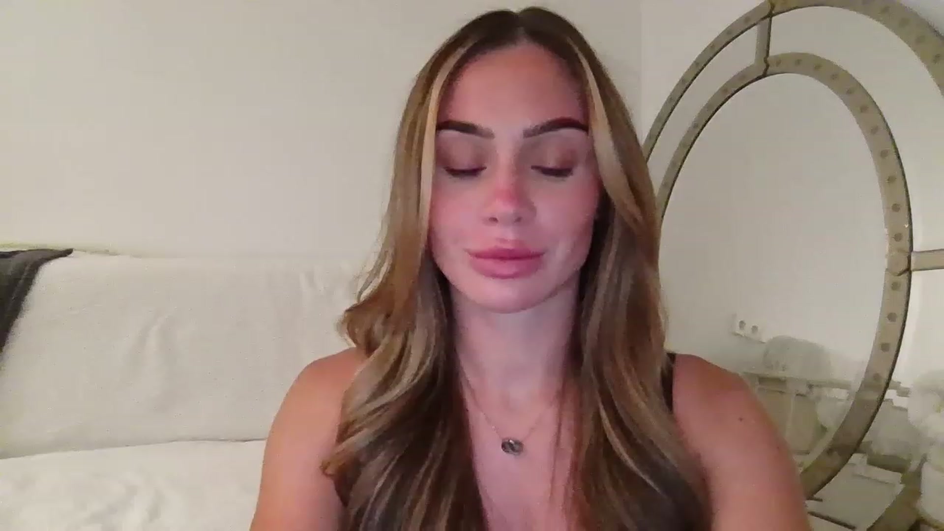 Gallery image thumbnail from B_Rhoades's myfreecams stream on, 08/15/2023, 20:17 image 8 of 20