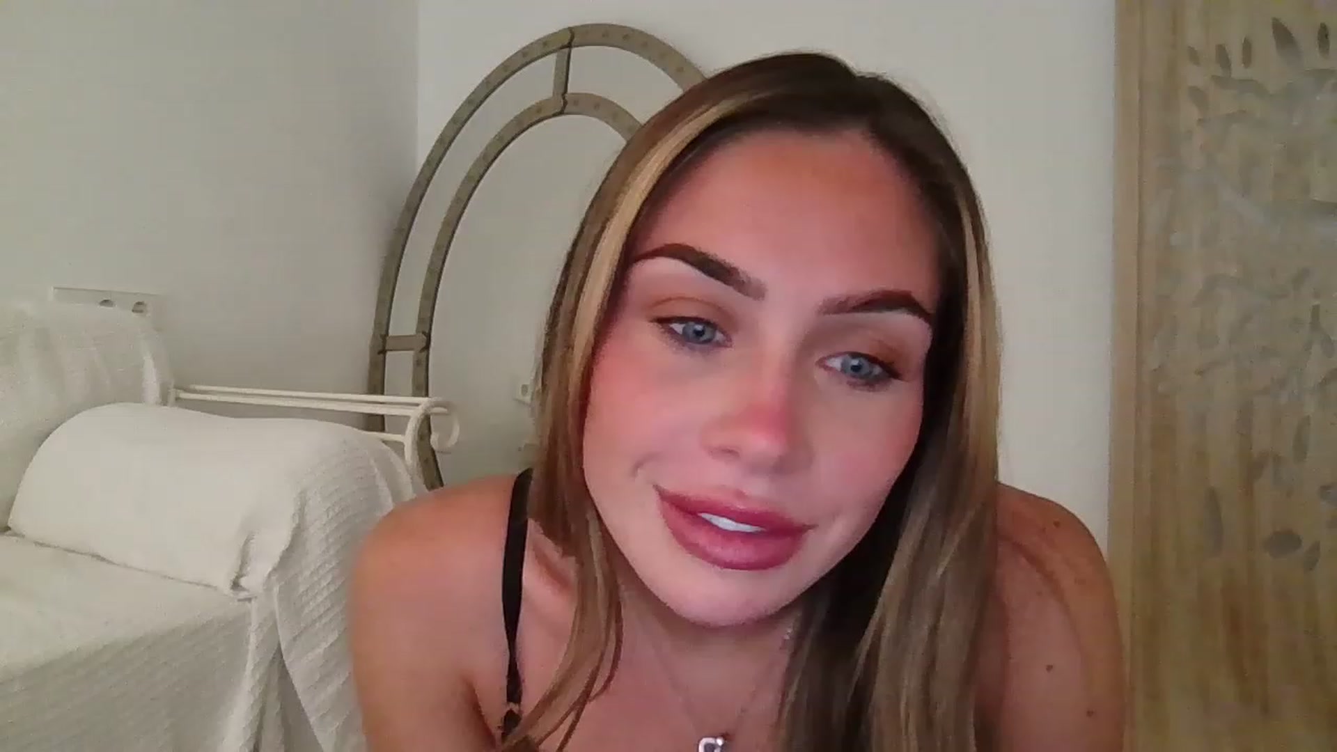 Gallery image thumbnail from B_Rhoades's myfreecams stream on, 08/16/2023, 08:12 image 8 of 20