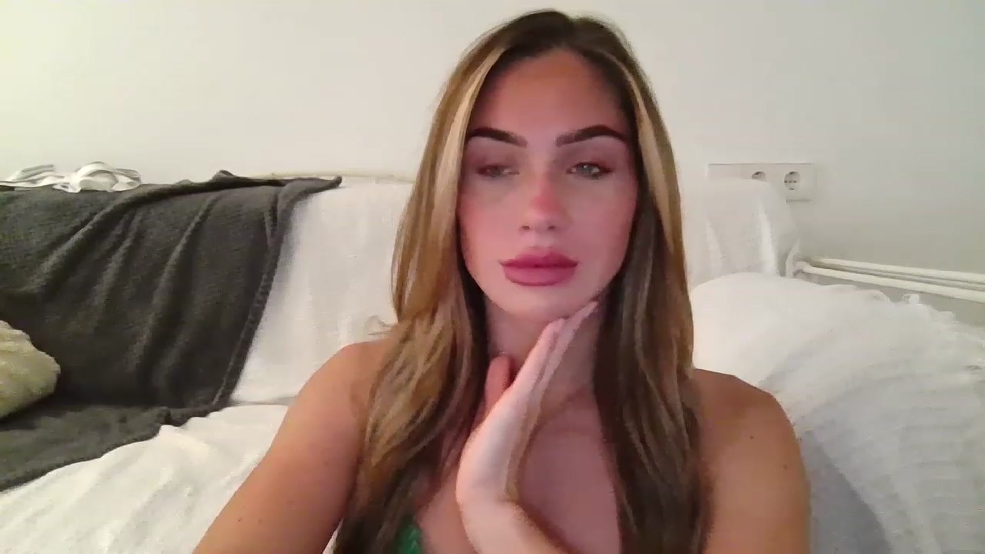 Gallery image thumbnail from B_Rhoades's myfreecams stream on, 08/17/2023, 08:19 image 17 of 20