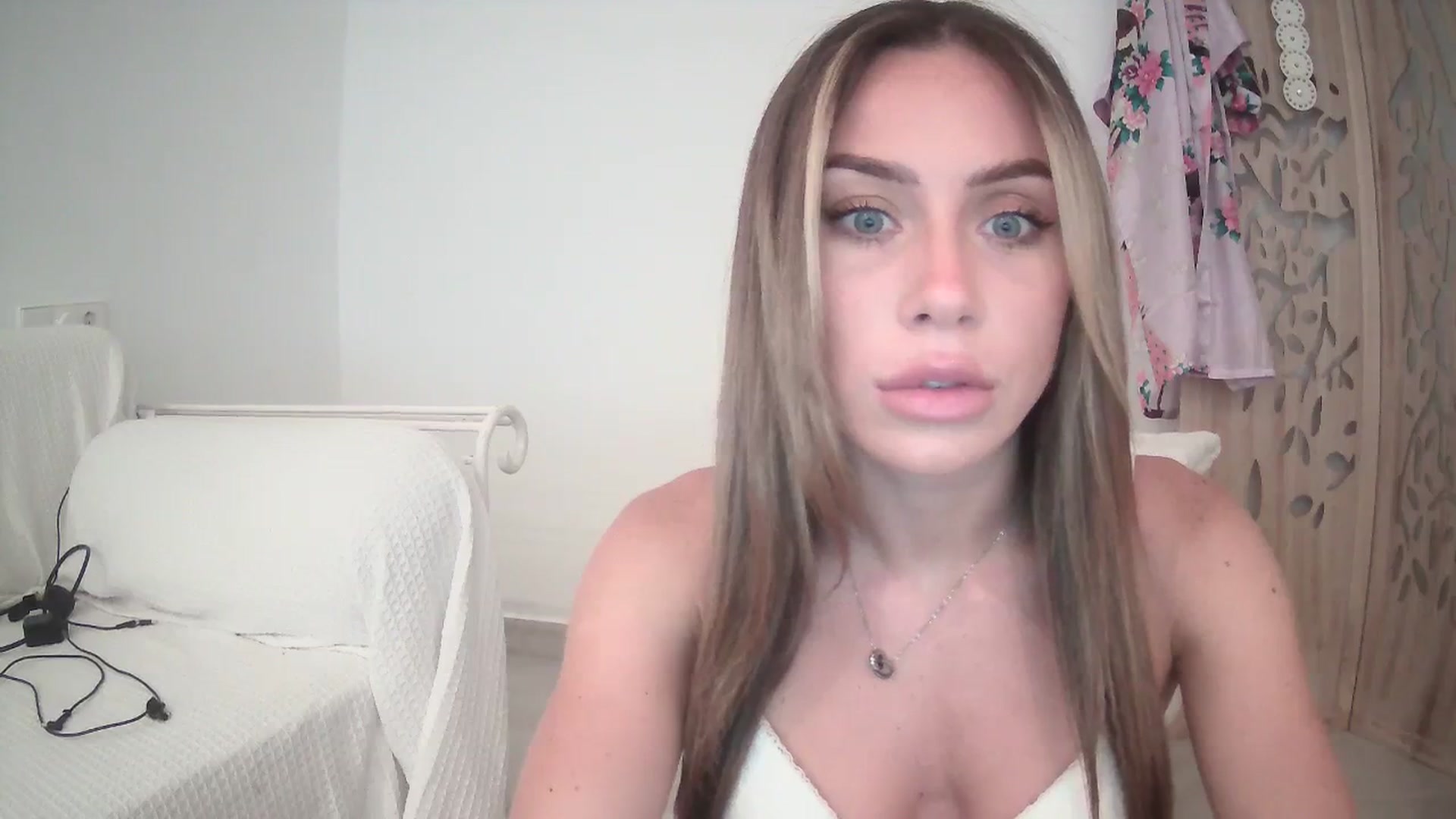 Gallery image thumbnail from B_Rhoades's myfreecams stream on, 09/19/2023, 14:59 image 16 of 20