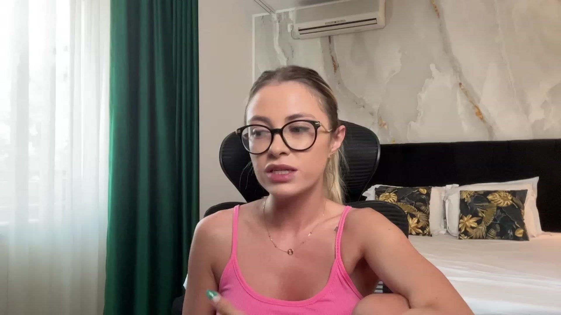 Gallery image thumbnail from BaayBee__'s myfreecams stream on, 08/24/2023, 09:22 image 10 of 20