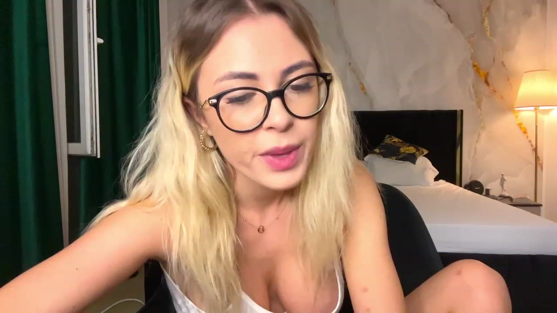 Gallery image thumbnail from BaayBee__'s myfreecams stream on, 09/16/2023, 23:22 image 10 of 20