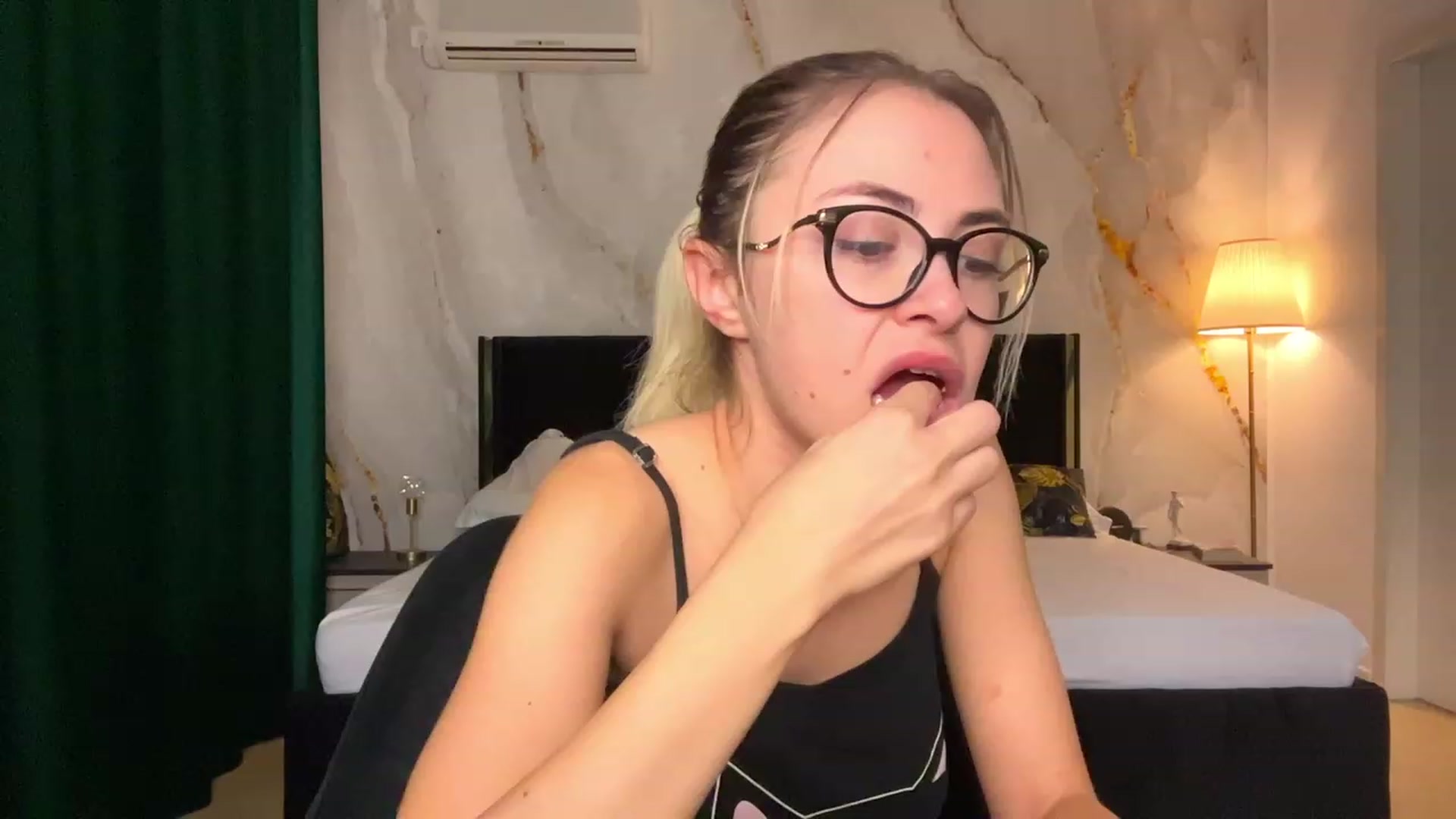 Gallery image thumbnail from BaayBee__'s myfreecams stream on, 09/19/2023, 06:37 image 4 of 20