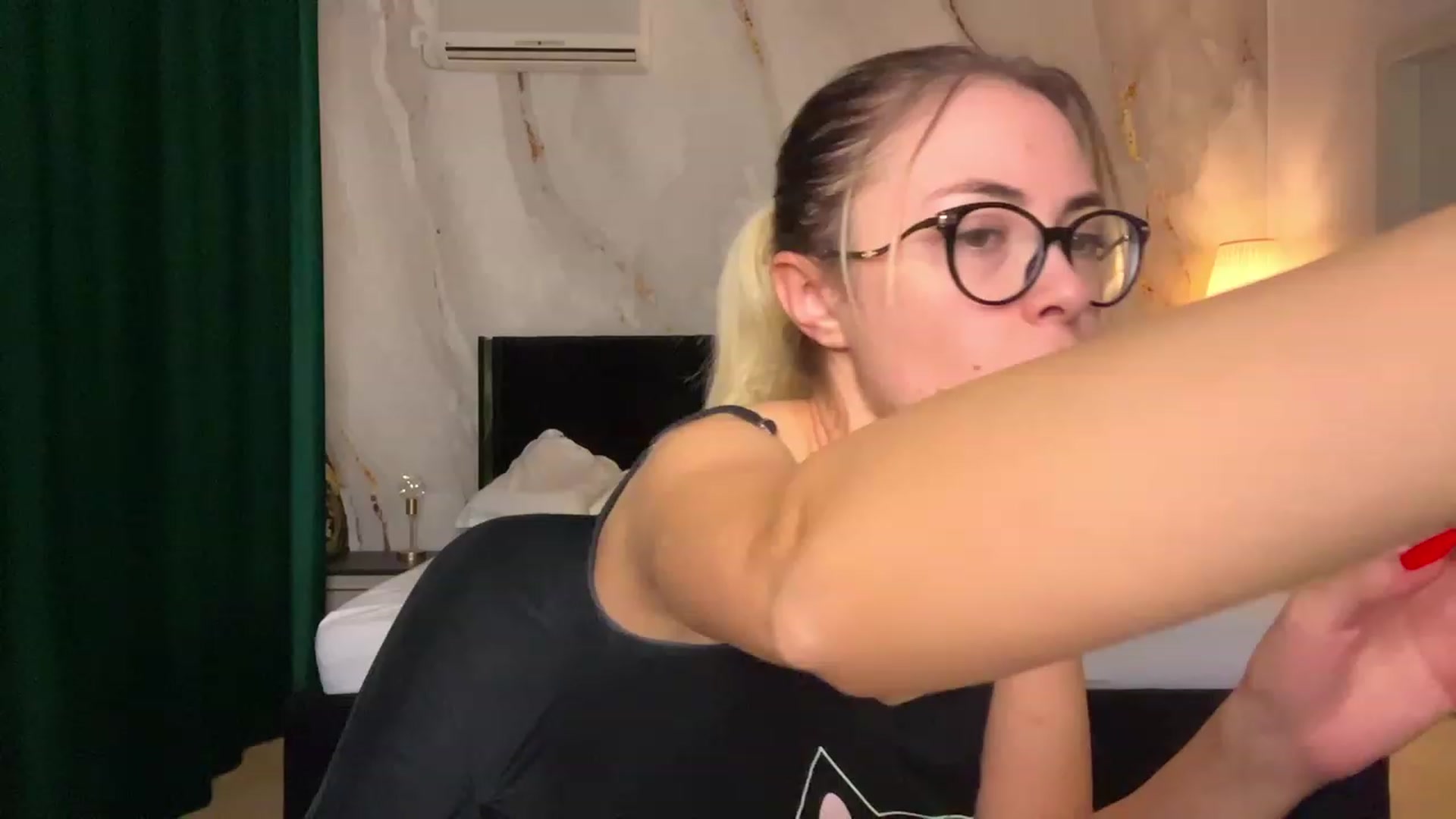 Gallery image thumbnail from BaayBee__'s myfreecams stream on, 09/19/2023, 06:37 image 5 of 20