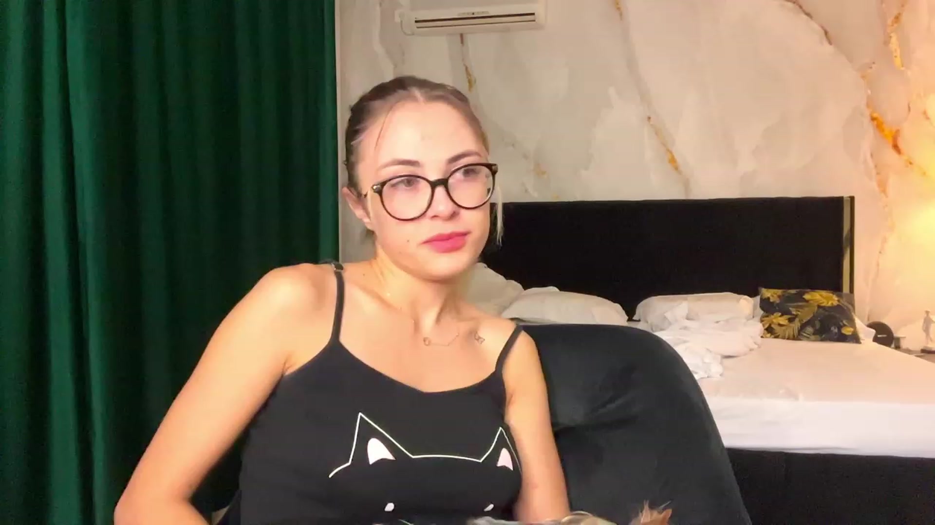 Gallery image thumbnail from BaayBee__'s myfreecams stream on, 09/19/2023, 06:37 image 18 of 20