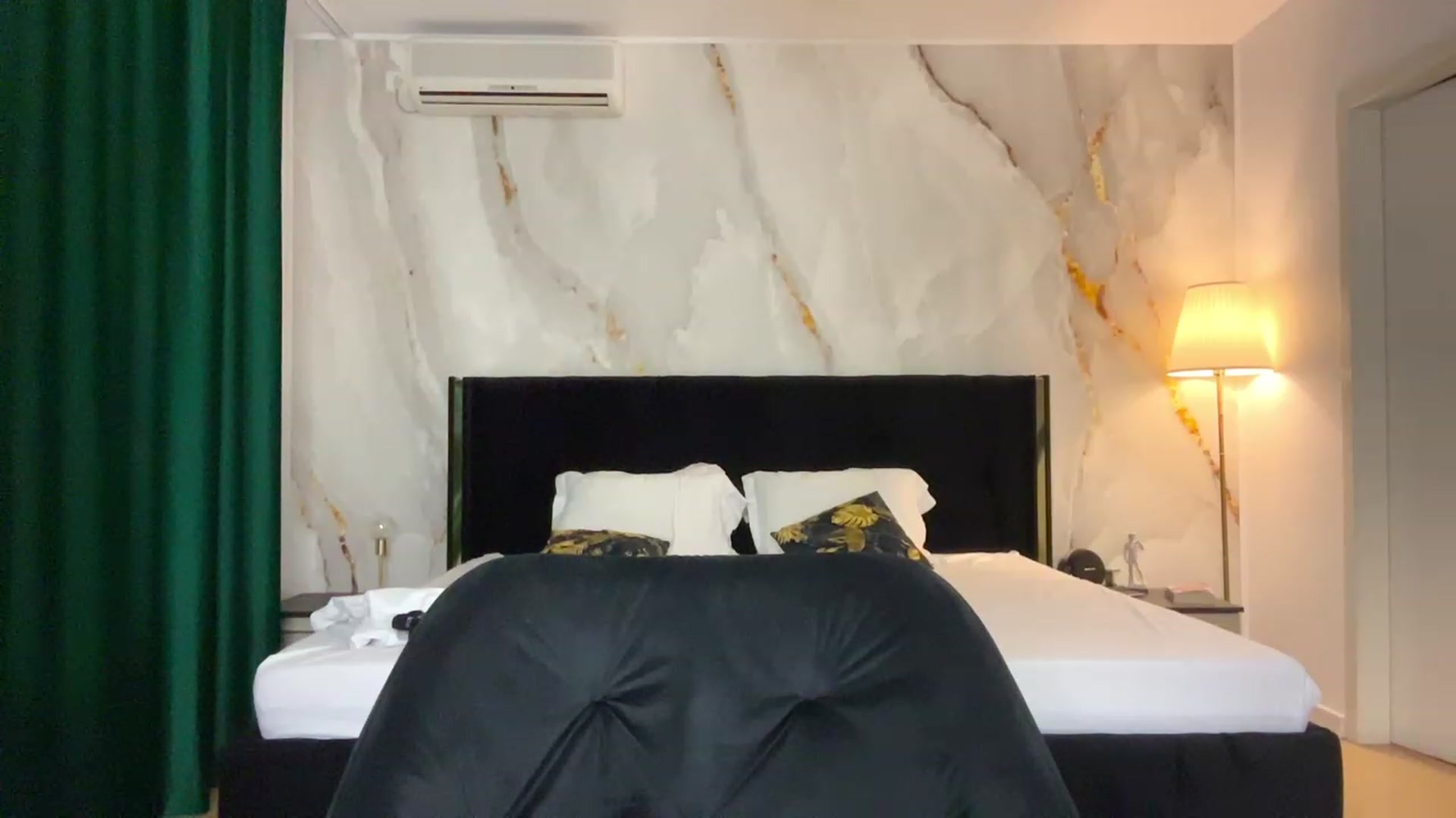 Gallery image thumbnail from BaayBee__'s myfreecams stream on, 09/19/2023, 21:50 image 12 of 20