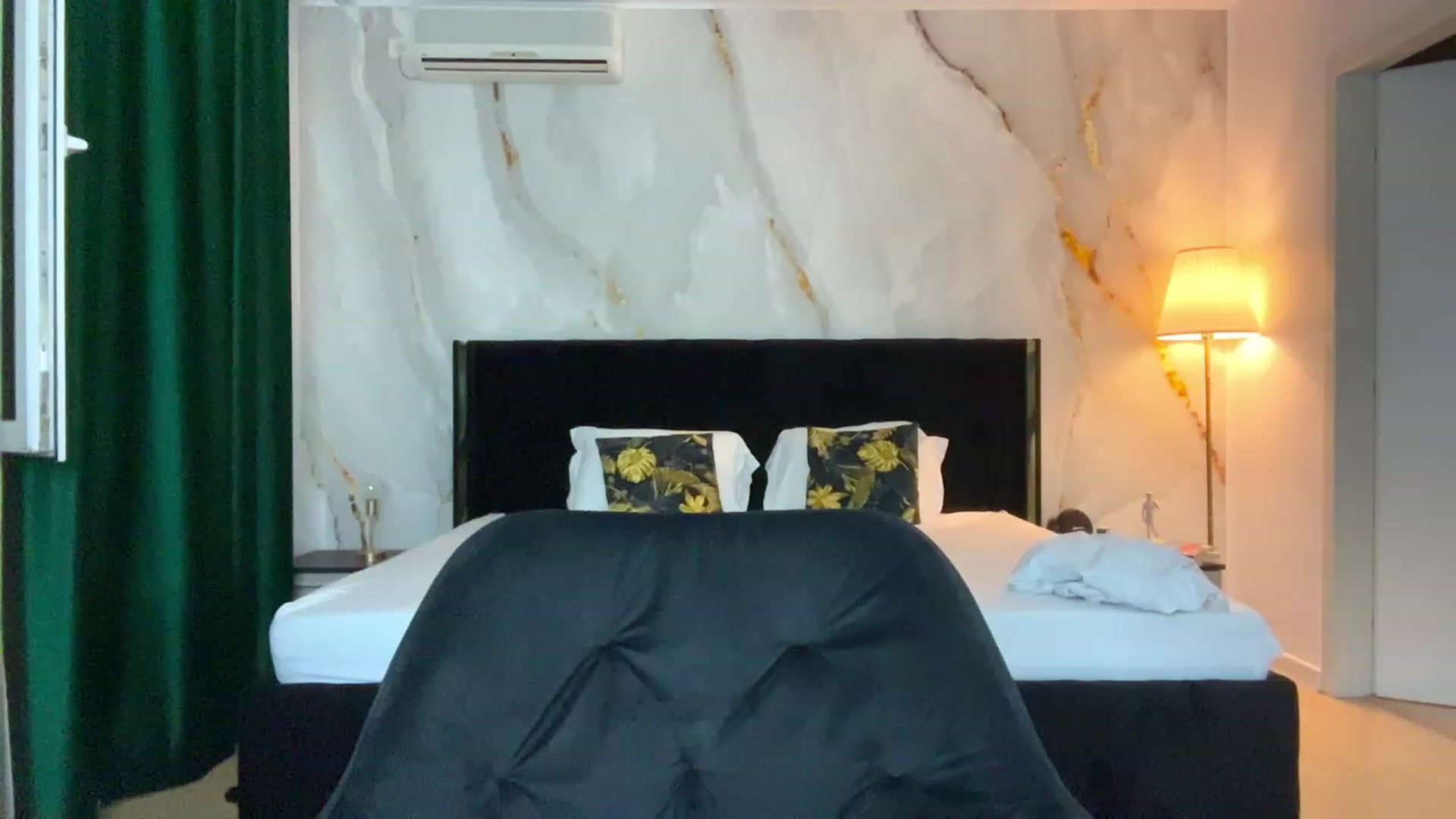 Gallery image thumbnail from BaayBee__'s myfreecams stream on, 09/22/2023, 23:18 image 9 of 20