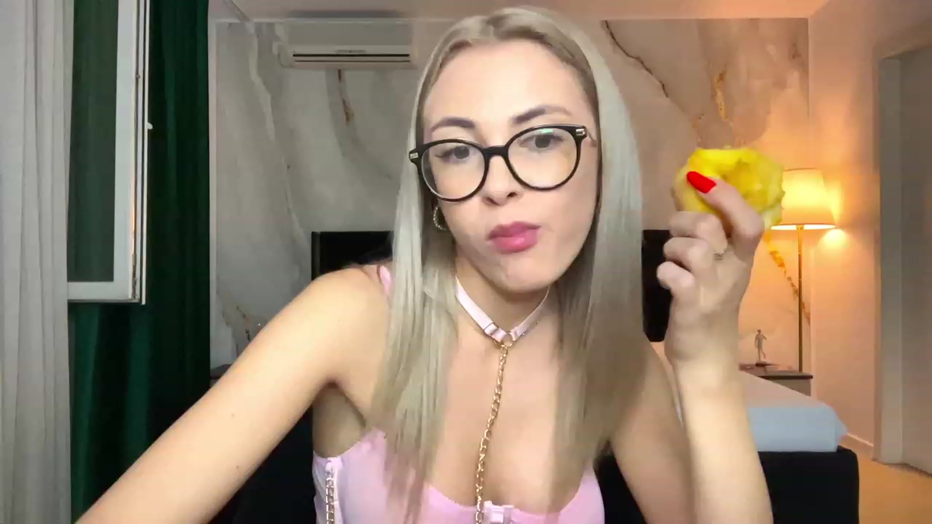 Gallery image thumbnail from BaayBee__'s myfreecams stream on, 09/24/2023, 23:00 image 5 of 20