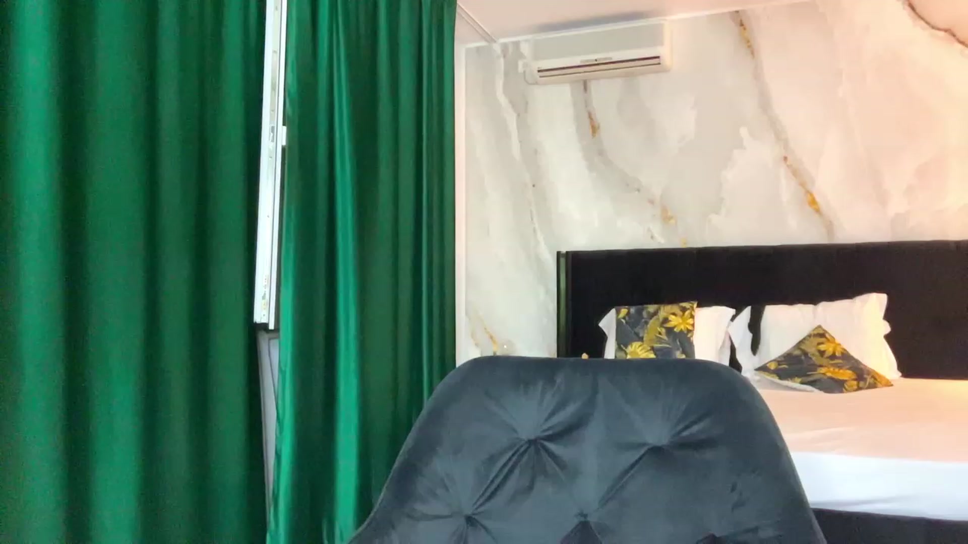 Gallery image thumbnail from BaayBee__'s myfreecams stream on, 09/25/2023, 24:15 image 15 of 20