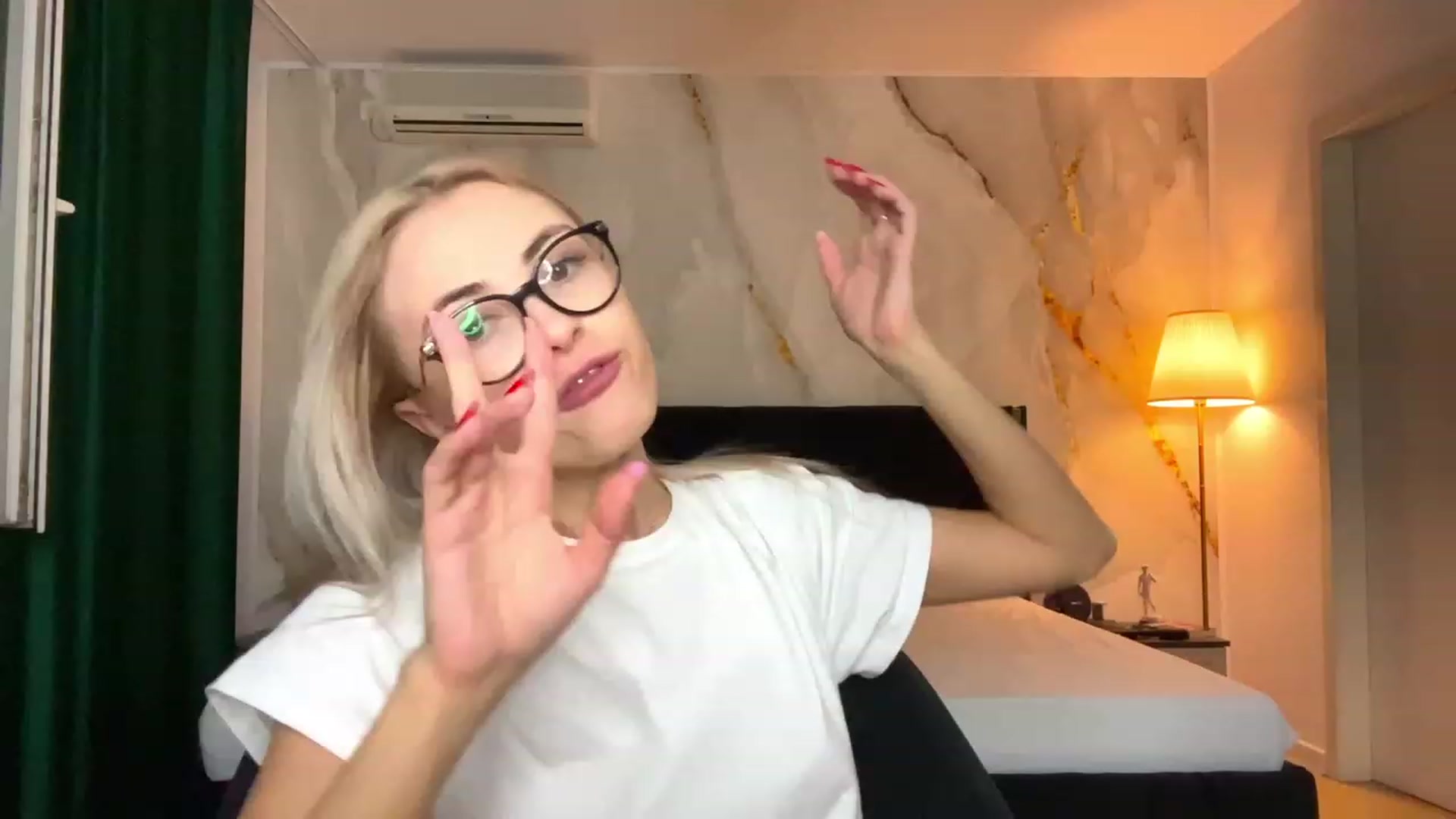 Gallery image thumbnail from BaayBee__'s myfreecams stream on, 09/25/2023, 23:23 image 16 of 20